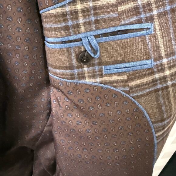 Crown & Ivy Brown Sport Coat with Classic Plaid Design - Picture 5 of 7